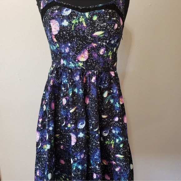 Hot Topic  Planet Fit and Flare Dress Size Medium - Picture 2 of 8